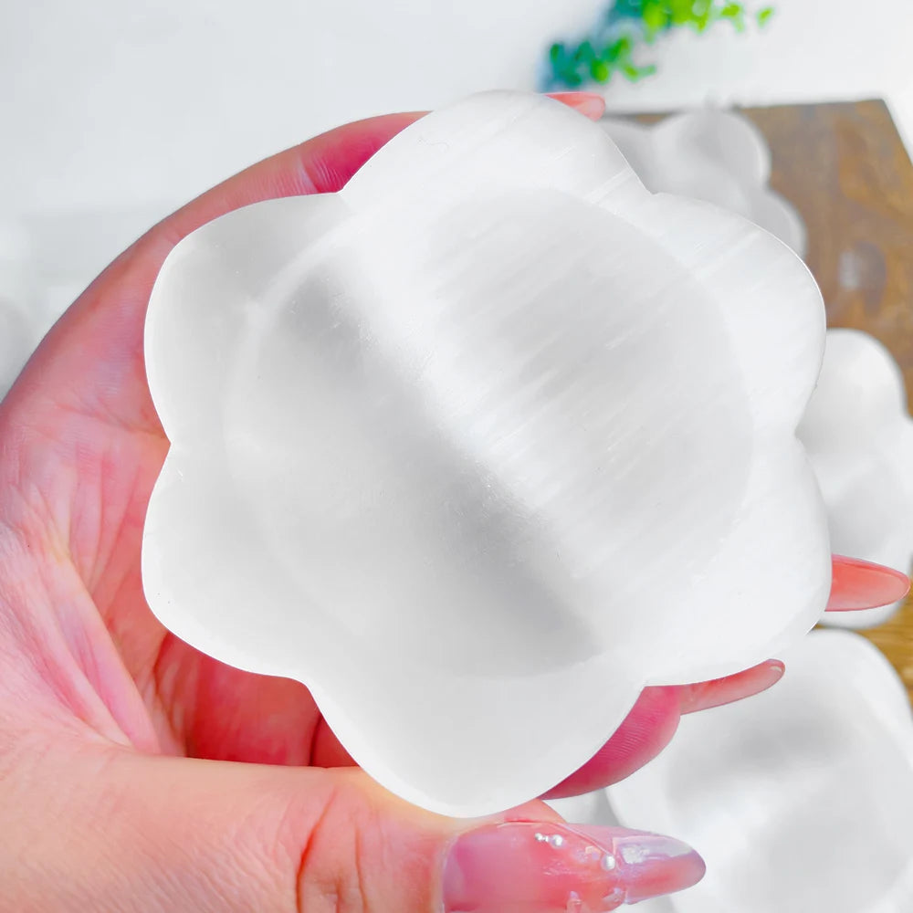 Hot Sale High Quality Natural Selenite Crystal Bowl Hand Carved Flower Bowl for Decorative Purposes Special Offer