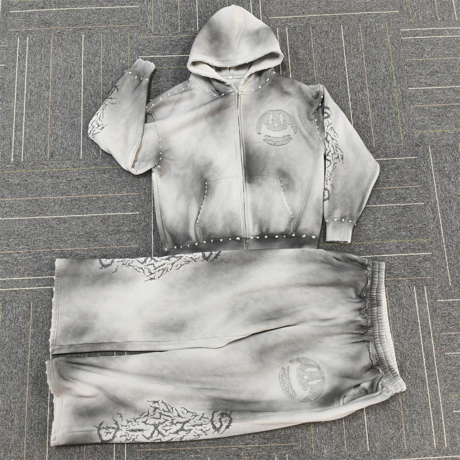 OEM Custom Acid Wash Heavyweight Zip-Up Hoodie and Sweatpants Set Distressed Applique Patch Streetwear Tracksuit for Men