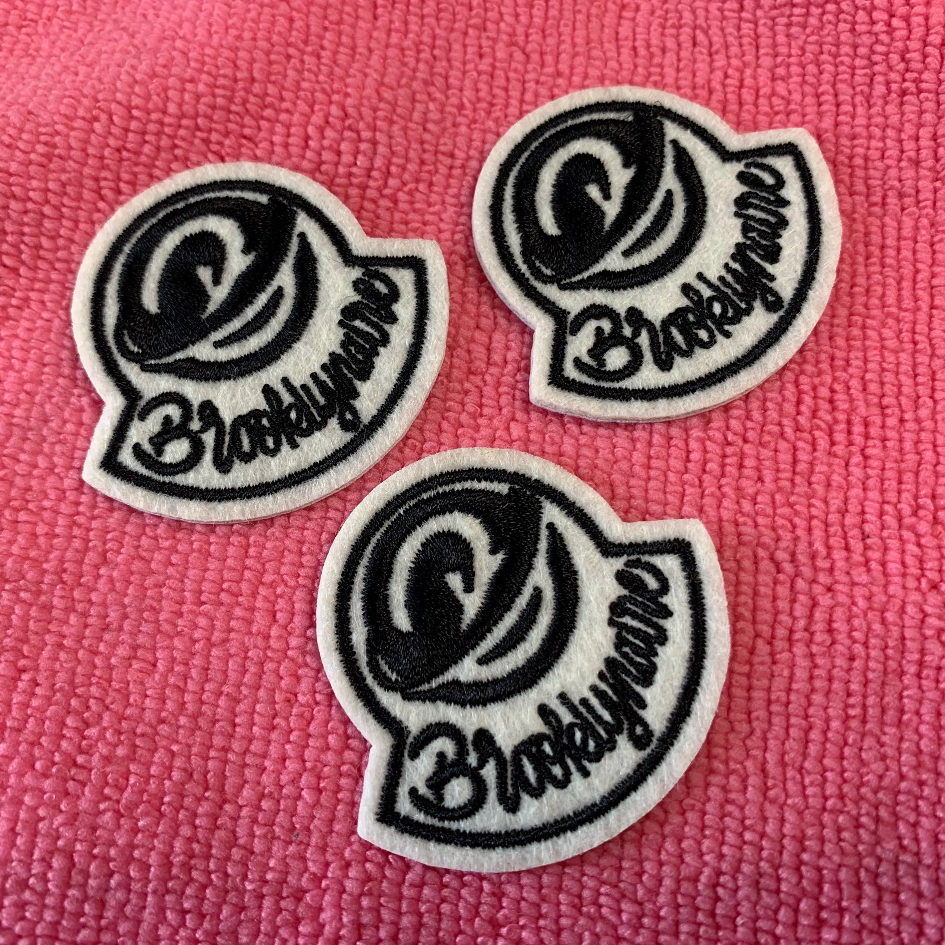Fashion Shape 3D Raised logo Felt Embroidery Patchpromotional Iron on Felt Fabric Embroidery Label for Sleeve