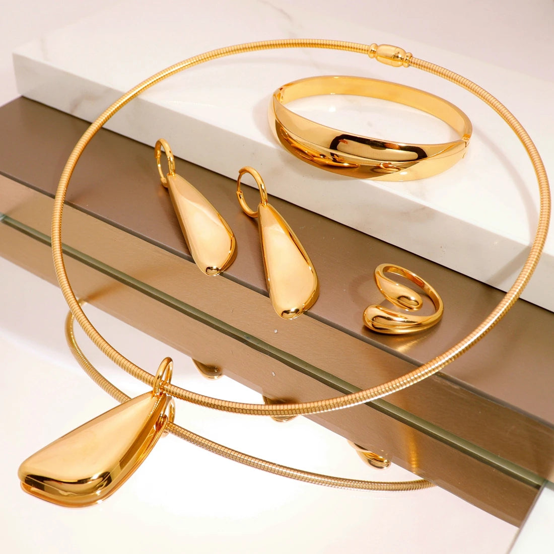 Wholesale Charm Simple Four Piece Jewelry Fashion Water Drop Necklace  Earrings Bracelet Rings Gold Plated Women's Jewelry Set