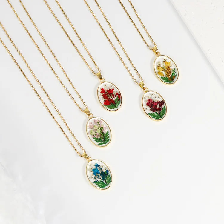 2022 New Gold Plated Stainless Steel Chain Resin Pressed Dried Flower Necklace Pendant for Women Girl