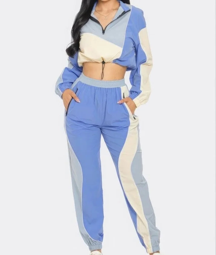 Women's Colorblock Cargo Jogging Pants Set Featuring Side Pockets Featuring Colorblock Fabric and Exposed Stitching Details