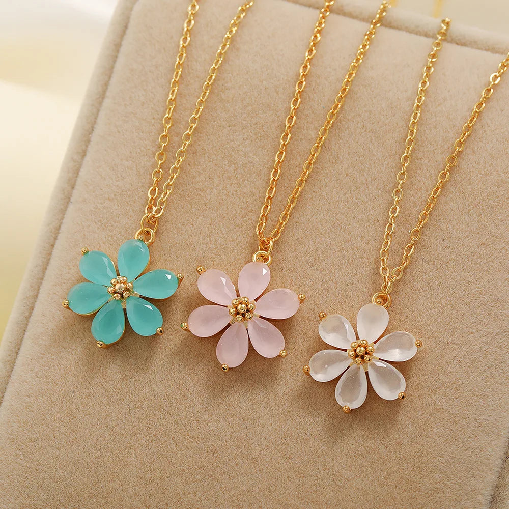 New Arrival Girlfriend Birthday Gift Accessories Gold Plated Necklace Elegant Colorful Six Petal Flower Necklace Gifts for Women