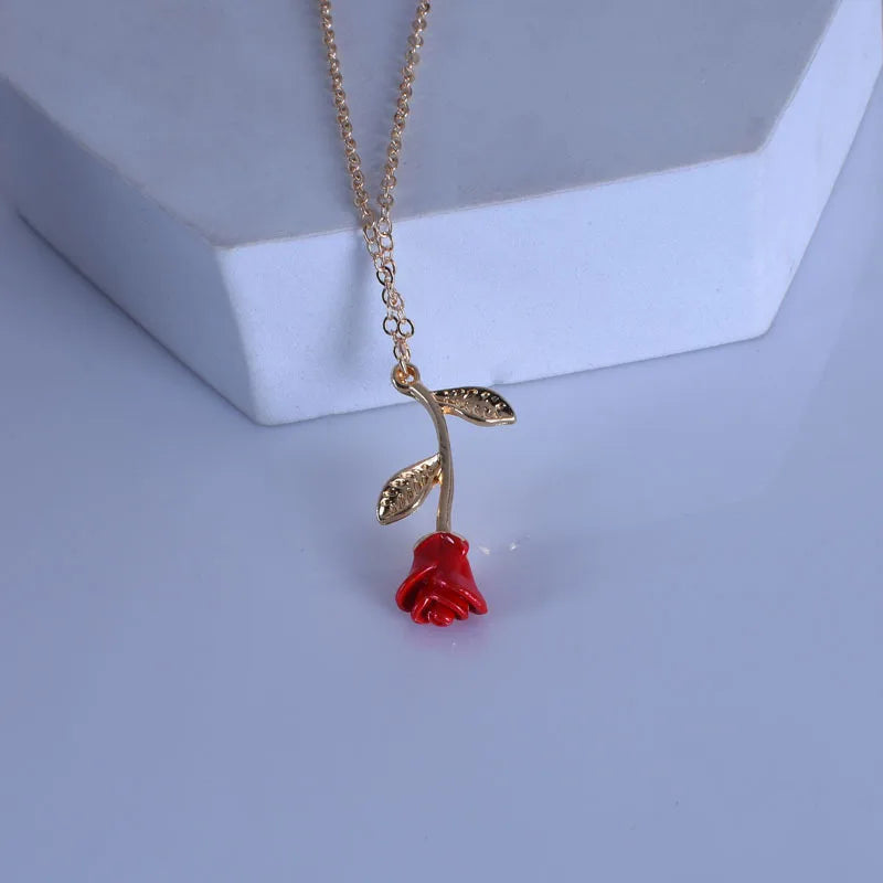 Alloy Rose Pendant Necklace Women Jewelry Accessories Gold Chain Necklace for Women Memorial Day Gift Rose Blossom Necklace