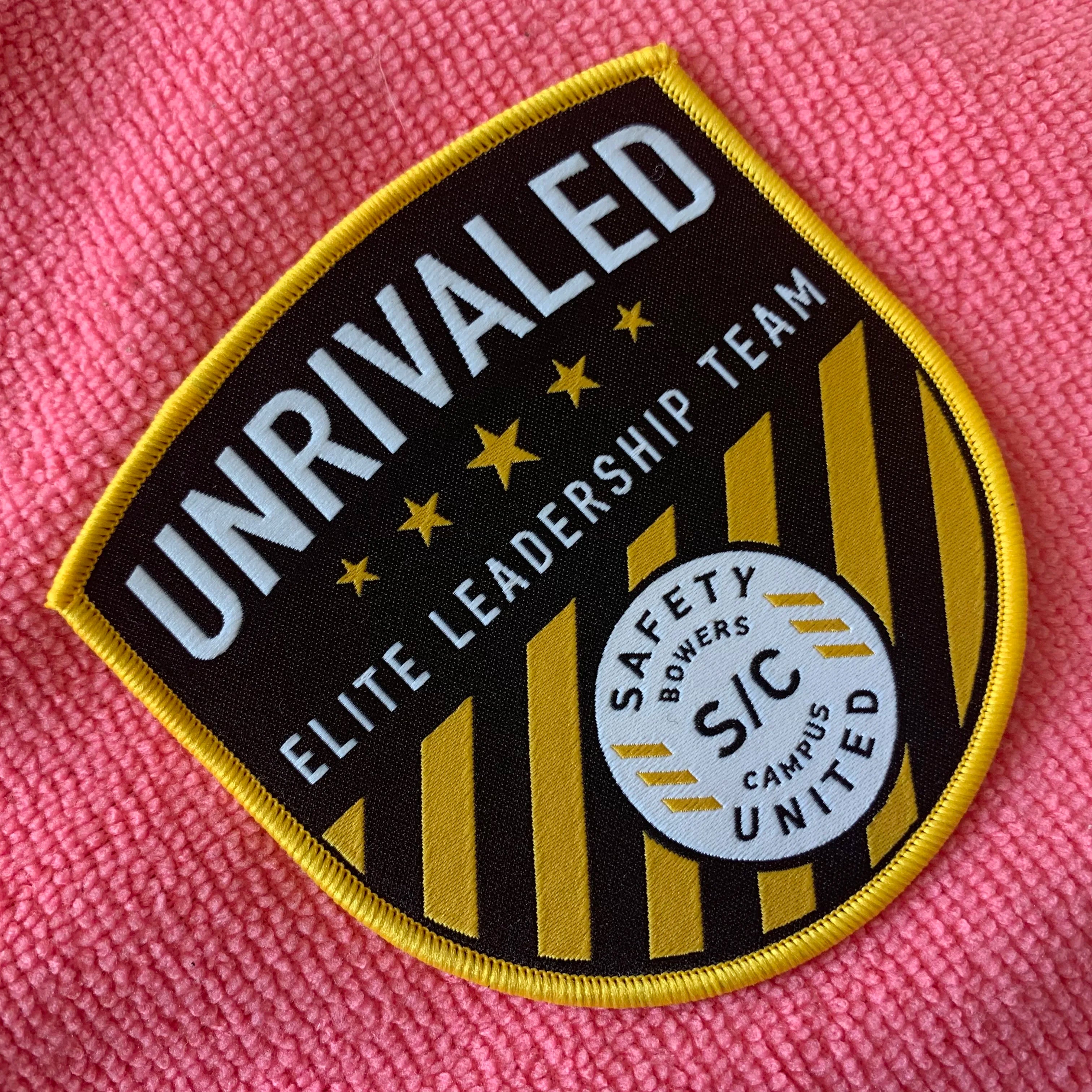 Promotional Design Merrow Border Uniform Label Clothing Woven Patchclean Edge Suits Woven Clothing Emblem