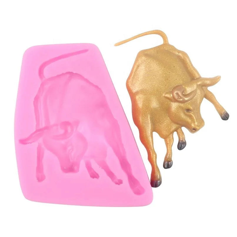 Hengya  New Design Bull Cow Homemade DIY Silicone Resin Mold Cake Decoration Mold