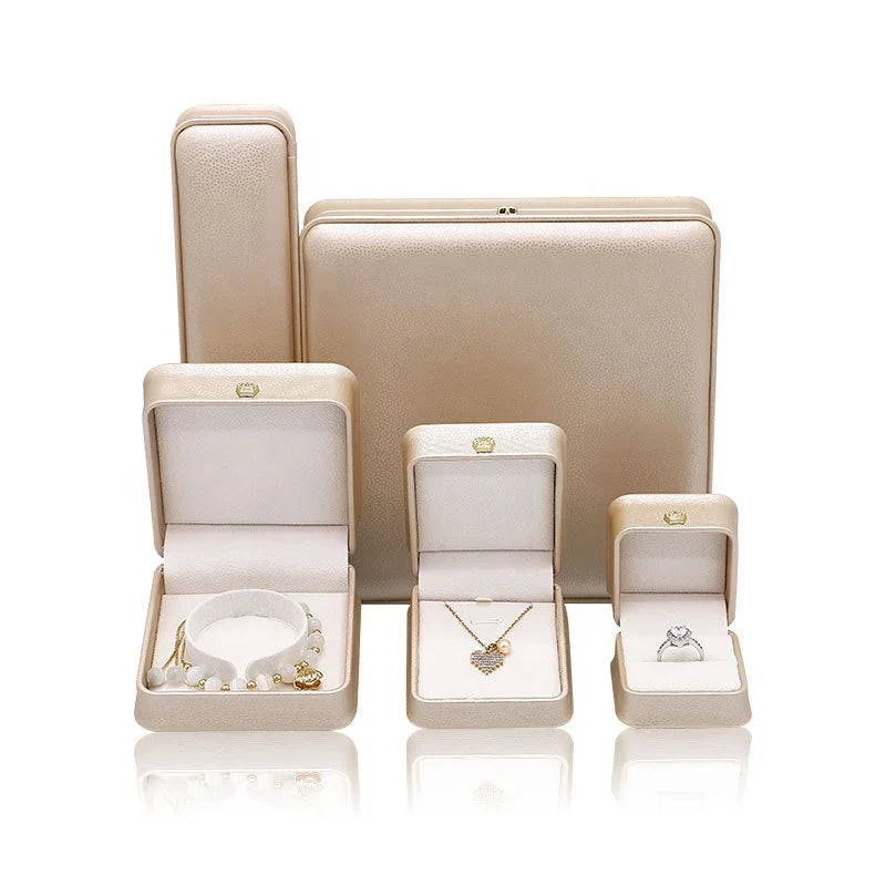 Custorn logo Luxury  Fashion Pendant Earrings Ring Bracelet Round Corner Pu Leather Jewelry Box
