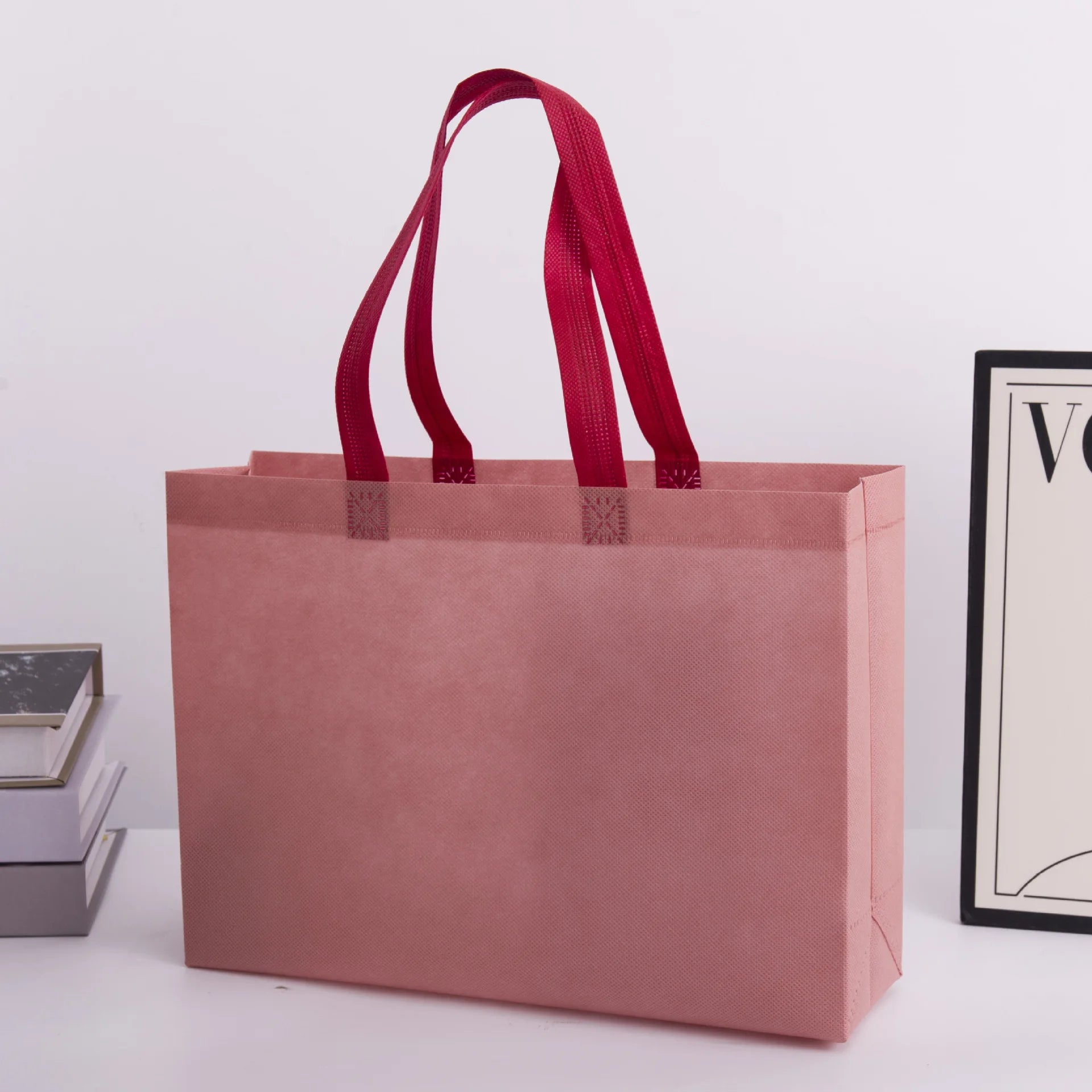Premium Laminated Non Woven Bag Glossy Matte Finish Custom Logo Luxury Shopping Bag with Sturdy Handles
