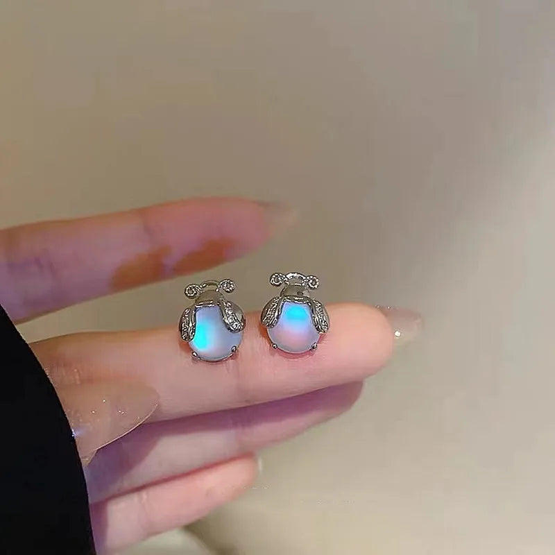 AA016339 Women's Cute Moonstone Zinc Alloy Stud Earrings for Anniversary