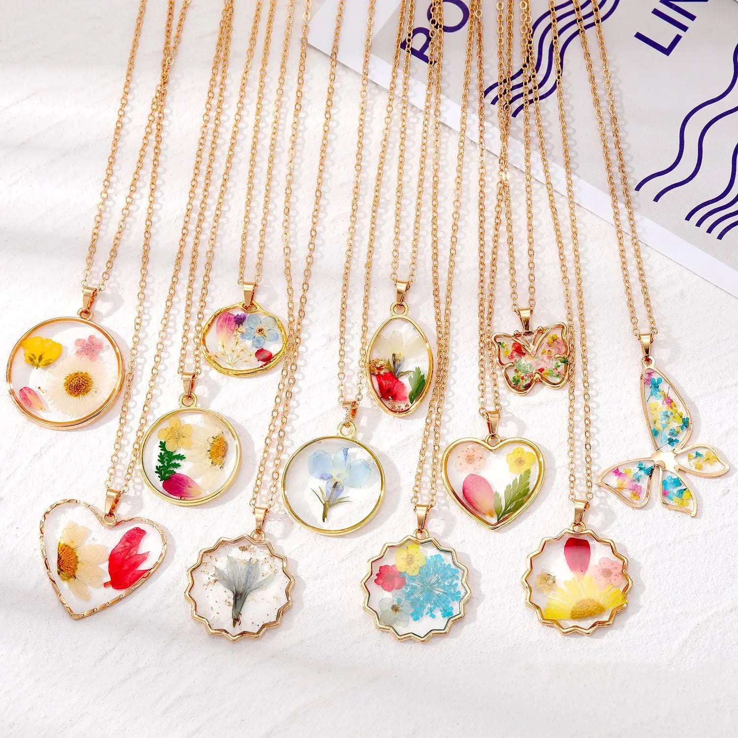 Non Tarnish Korean Bohemian Pastoral Style Small Fragmented Fashion Dried Flower Women 18k Gold Plated Jewelry Pendant Necklace