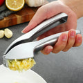 Hot Selling Kitchen Gadgets Zinc Alloy Garlic Press Manual Garlic Crusher Press