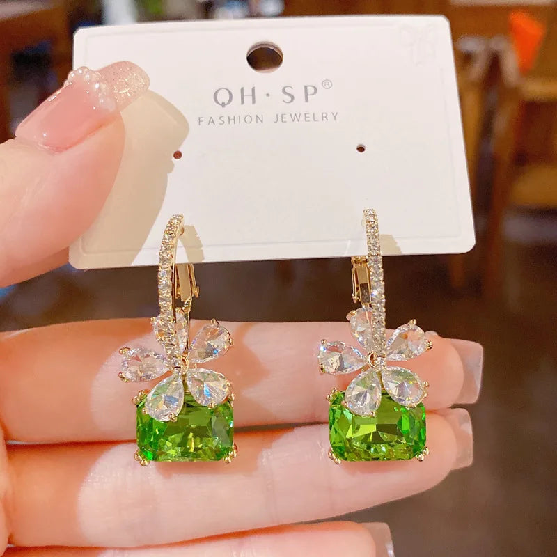 S925 Silver Needle Trendy Green Crystal Sparkling Diamond Flower Ear Buckle Unique Female Personality Ear Ring Mainly Made Brass
