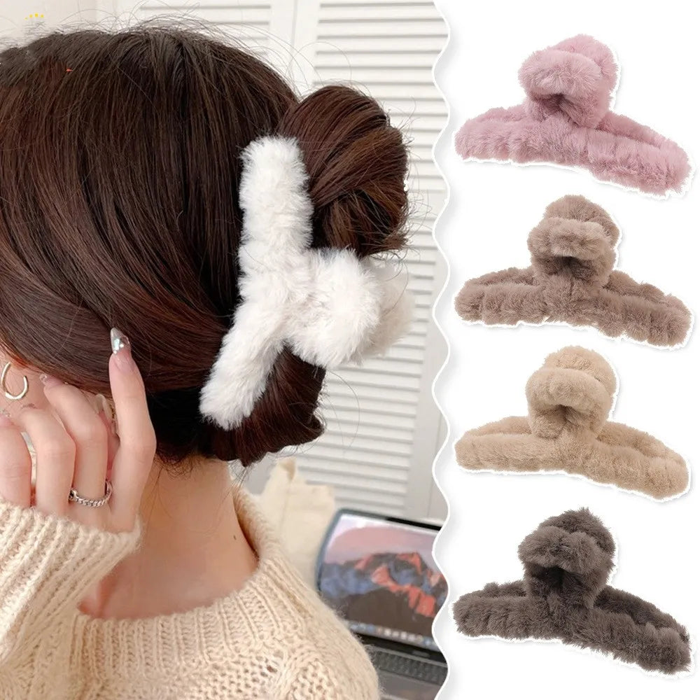 New Fashion Trend Cute Plush Hair Clip Autumn and Winter Love Hairpin Acrylic Shark Hair Claw Accessories for Women&Girl