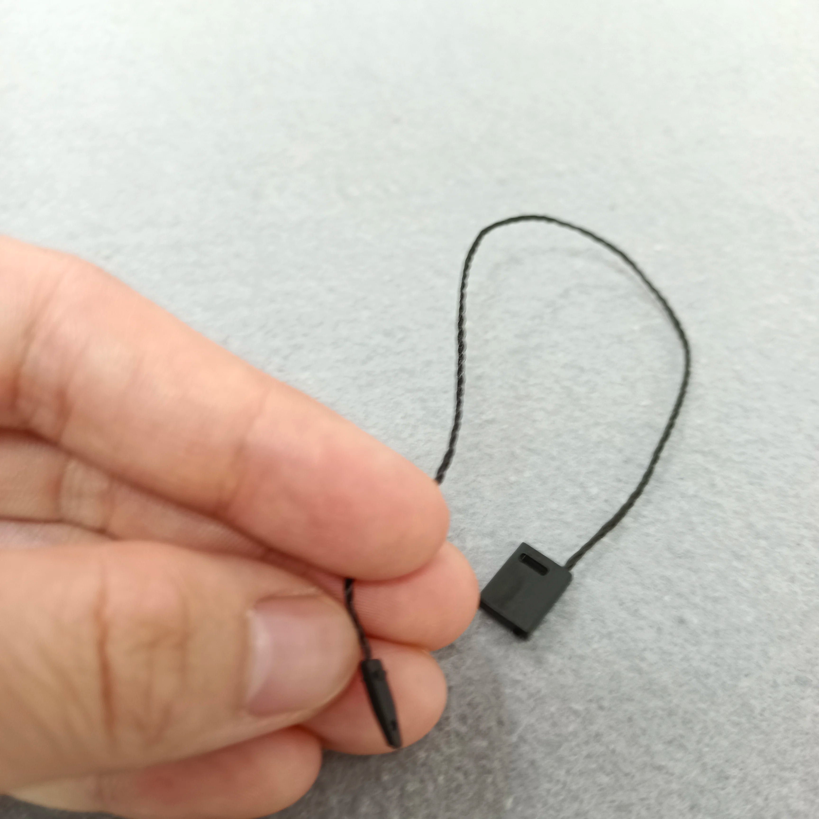 Whole Sale Hang Tag String Loop for Garment Hangtag String Garment Hang Tag Plastic Customized Shoes Sustainable