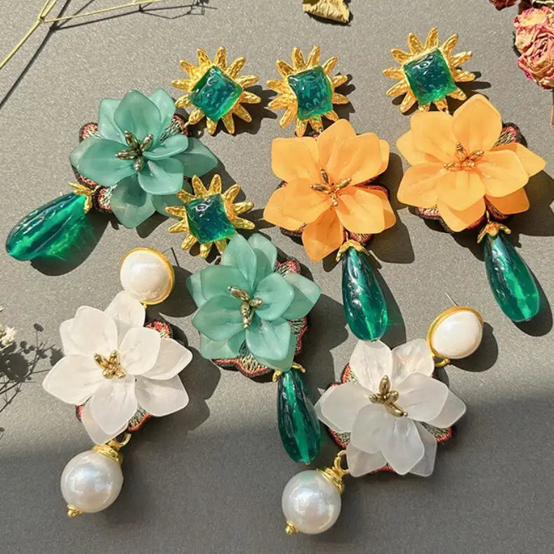 Kaimei 100 Designs Fashion Accessories Original Design Exaggerated Tassel Flower Earrings Gold Luxury Acrylic Earrings Wholesale