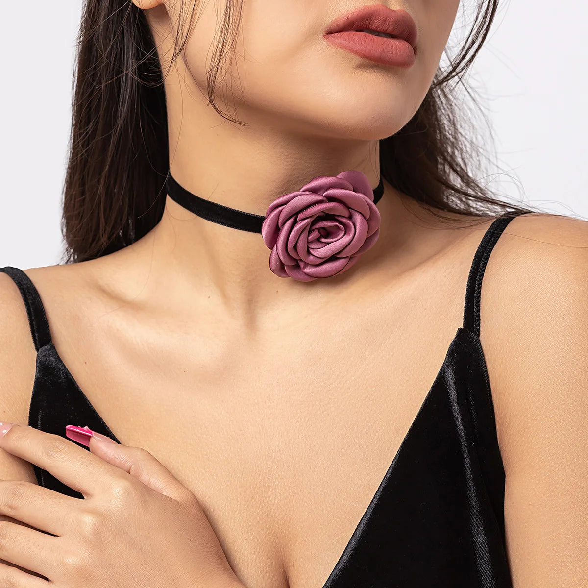 Vintage Colorful Grenadine Flower Shape Necklet Elegant Handmade Velvet Rose Choker Necklace for Ladies