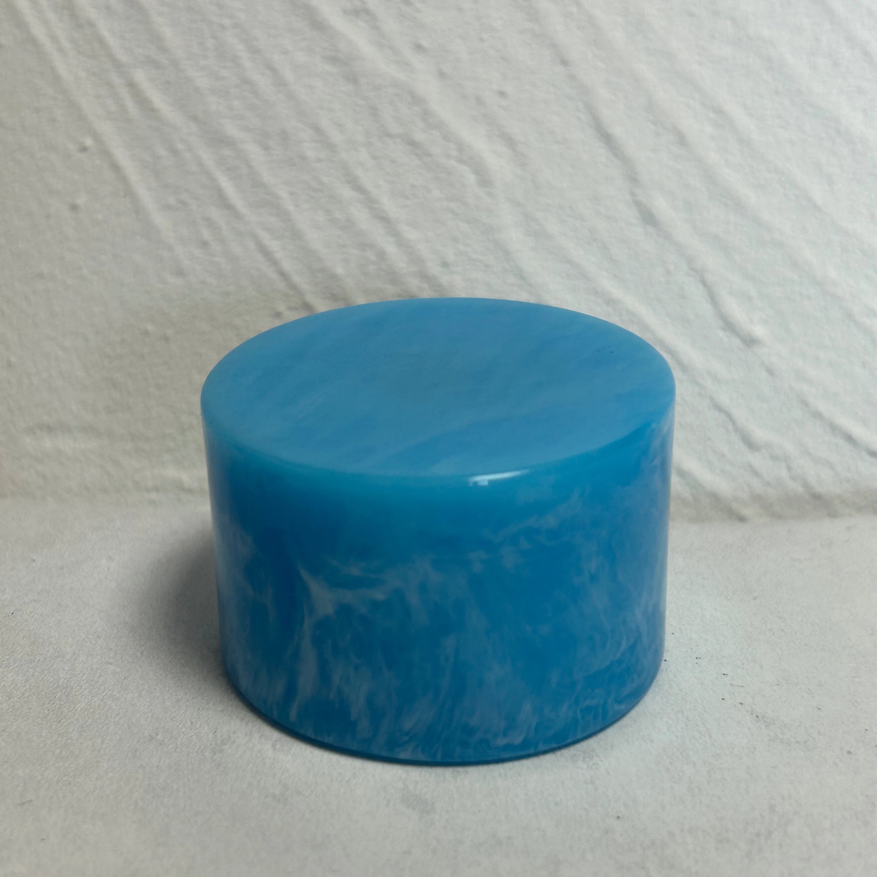 FEA15 15mm Round Plastic Cylinder Perfume Bottle Cap Blue Over Cap with Pump Sprayer