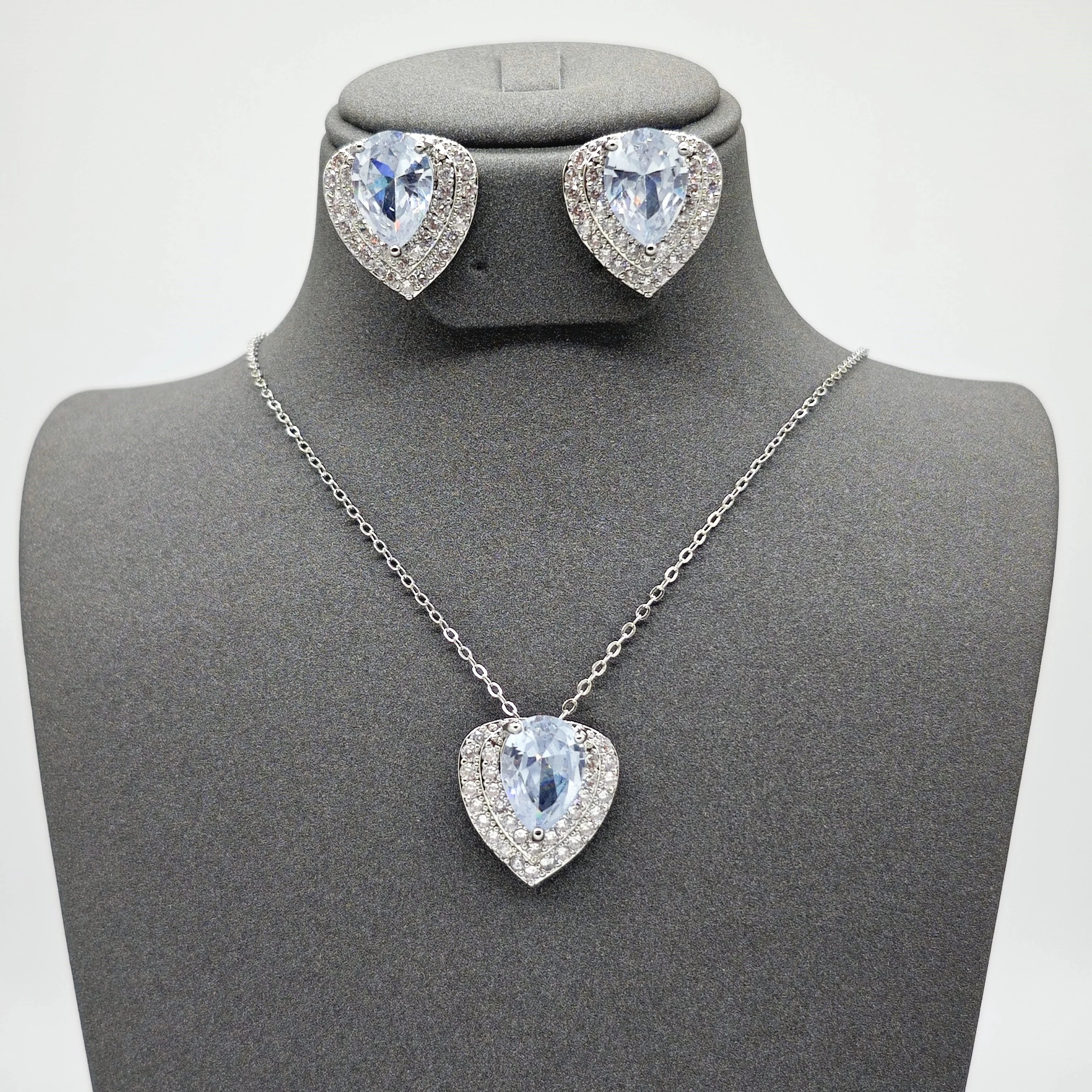 Hot Selling Copper Zircon Necklace and Earring Set Vintage Style Diamond Jewelry for Women for Wedding and Party