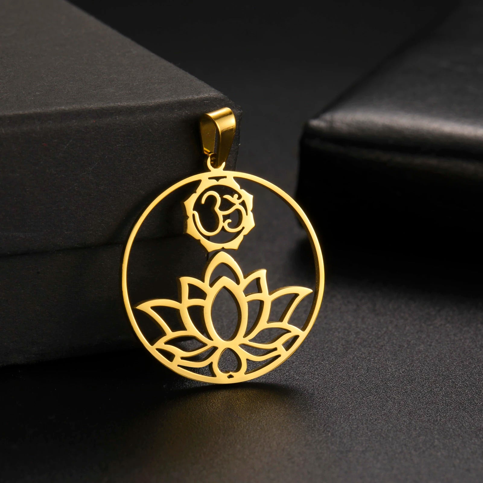 Stainless Steel Hollow Lotus Flower Circle Charm India Yoga Amulet Pendant Gold Plated Jewelry Accessories for Necklace Bracelet