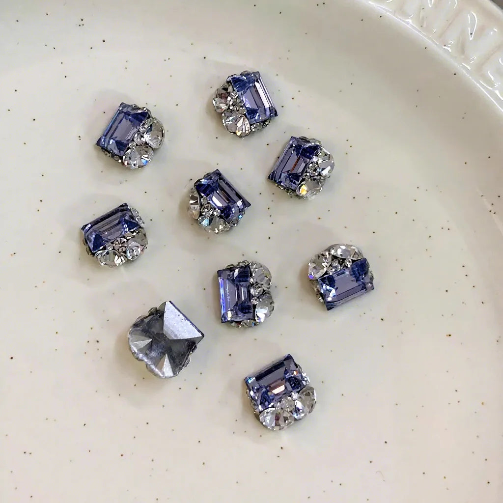 Handmade High-End 3D Decorative Nail Rhinestones New Finished Accessory No Bottom Support Stacked Diamonds Sparkling Pigeon Eggs