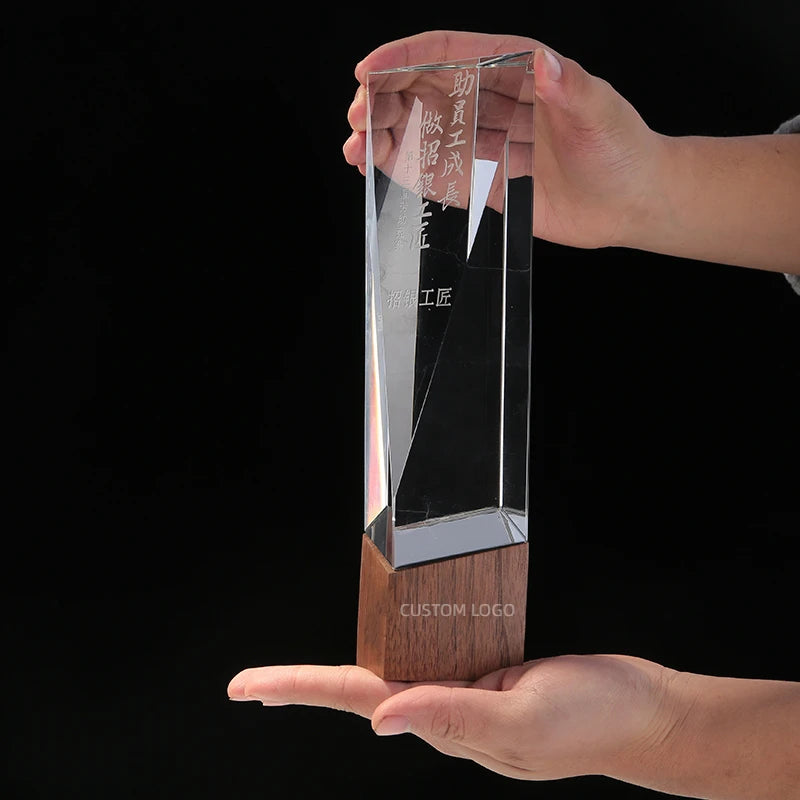 Wholesale Business Welcome Gifts Custom Brand Name Logo Europe Crystal Trophies Wooden Base for Company Annual Meeting Event