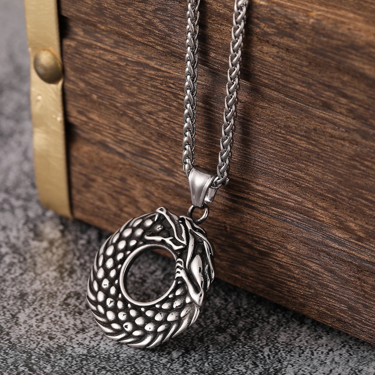 Nordic Viking Necklace Man Vintage Jewelry Stainless Steel Norse Pagan Man Silver Round Pendant Jewelry