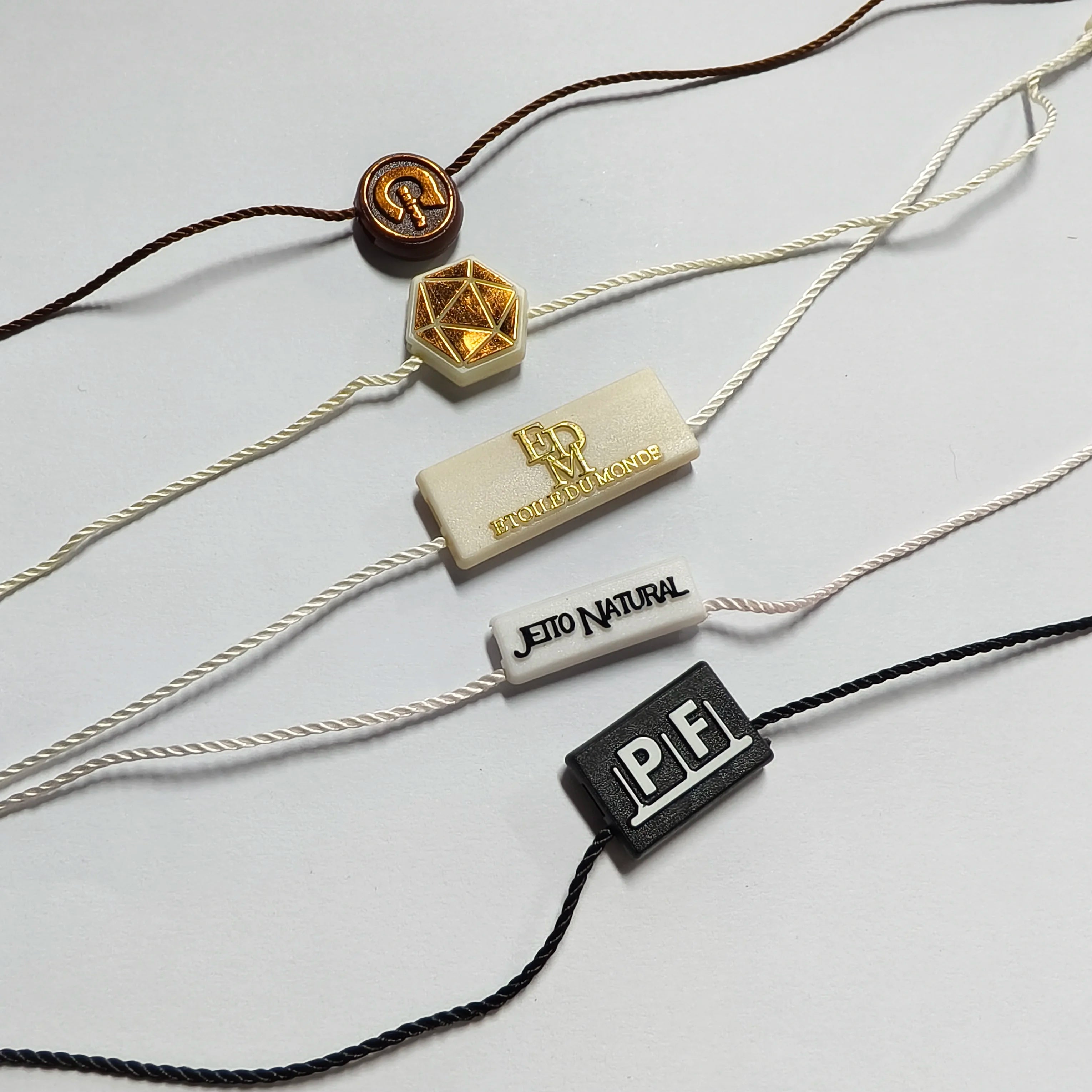 YH-ST06 Round Custom 3D Embossed Name Logo Plastic Hang Fasteners Seal Tag Nylon Wax String for Shoe and Clothing
