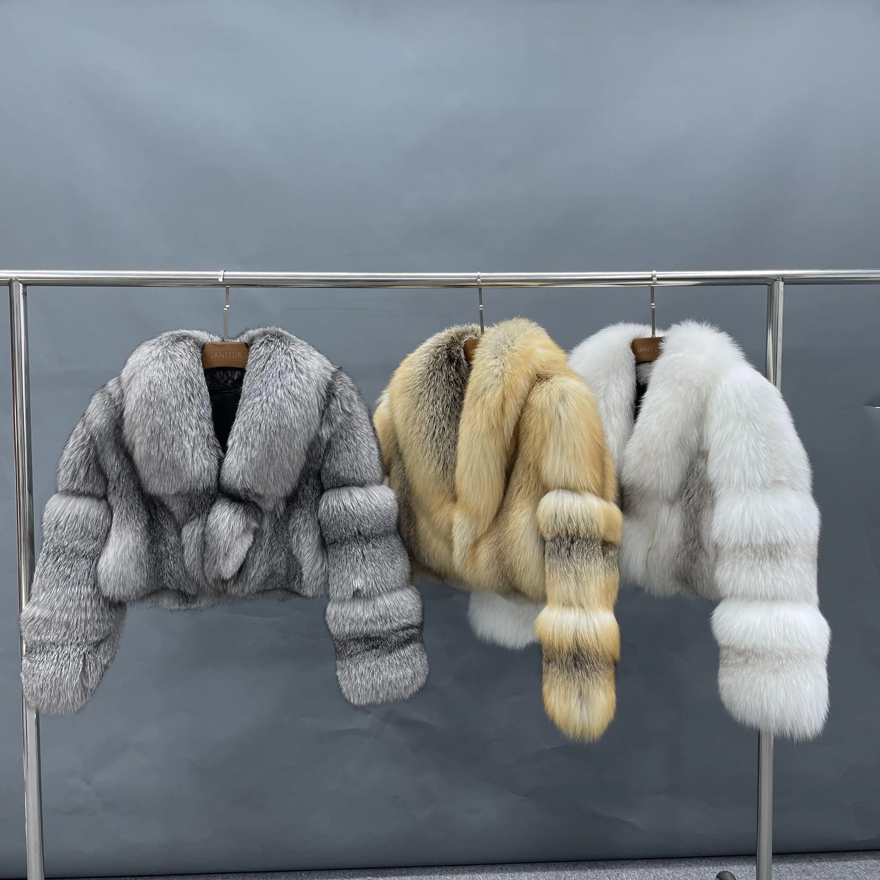 Top Quality Thick Full Pelt Cropped Green Big Collar Coats With Real Fur