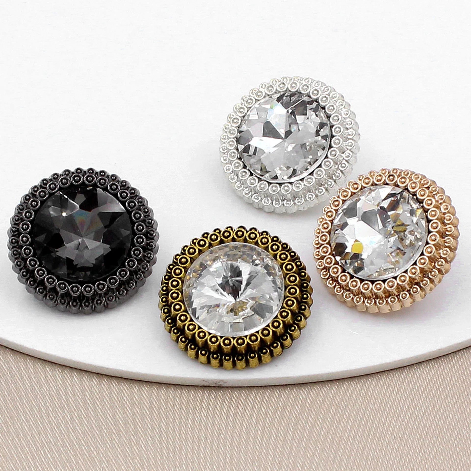 RB002 Custom Fashion Metal Jewellery Crystal Pearls Flower Sewing Accessories Rhinestones Pearl Fancy Buttons for Bag Clothing