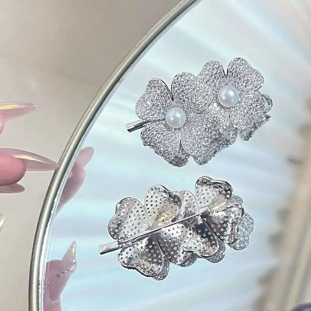 Big Brand Elegant Four Leaf Clover Design Brooch Natural Freshwater Pearl Fully Inlaid Zircon Handcrafted Pearl Jewelry