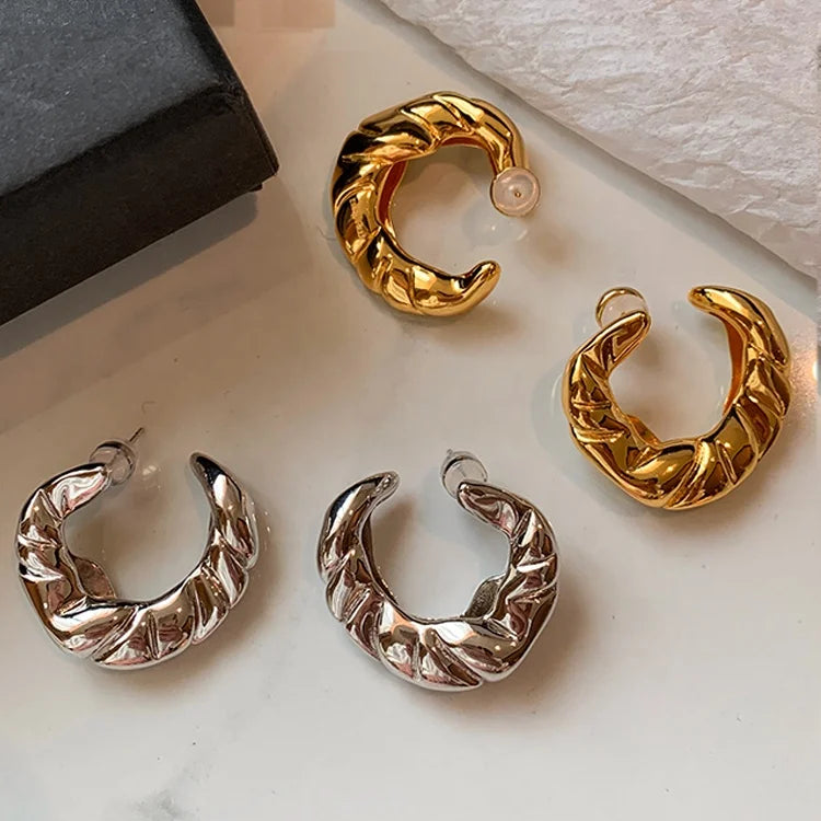2024 New Brass Electroplated 18K Gold Irregular Bullhorn Hoop Earrings Jewelry Customized