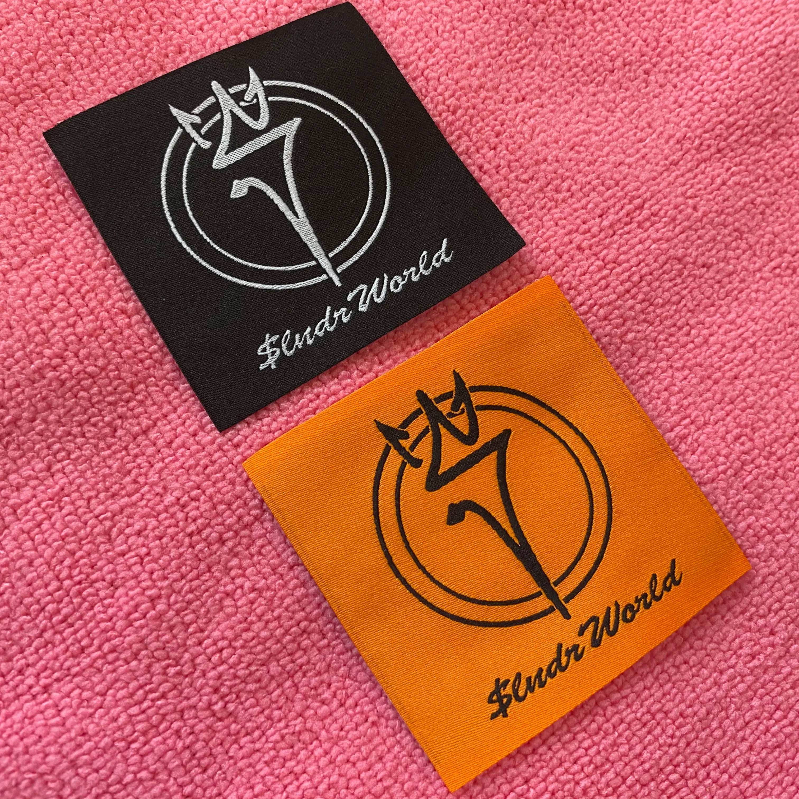 Straight Cut Custom logo Clothing Neck Woven Labelluxury Brand Suits Woven Patch for Hoodies