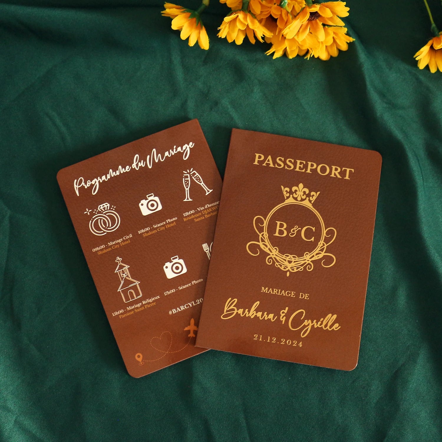 New Design Custom Dark Brown Laminated Texture Passport Wedding Invitations with Matching Envelopes for Wedding Event