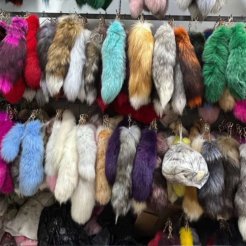 Real Fox Fur Tail Keychain Large Fluffy Animal Tail Pompom Bag Pendant Cute Key Ring Holder Gifts Cosplay Decoration