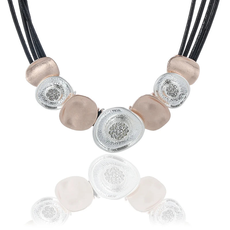 Woman's Accessories Jewelry Curved Round Alloy Charm Crystal Choker Statement Chunky Necklace