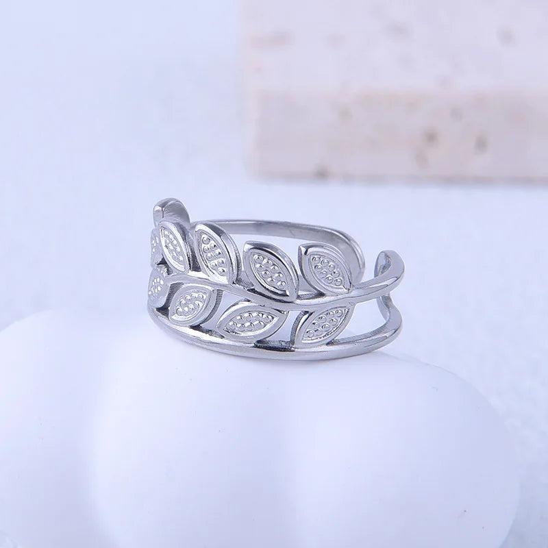 Beimai OEM Hollow Leaf Gold-plated Titanium Steel Ring
