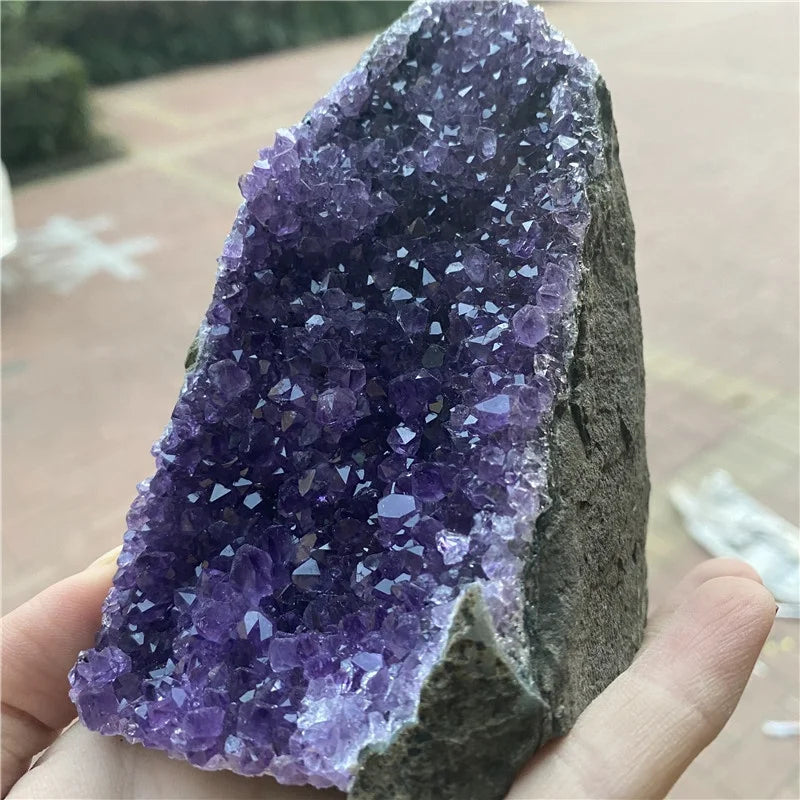 Cheap Wholesale Raw Natural Amethyst Geodes Free Form Stand for Decoration