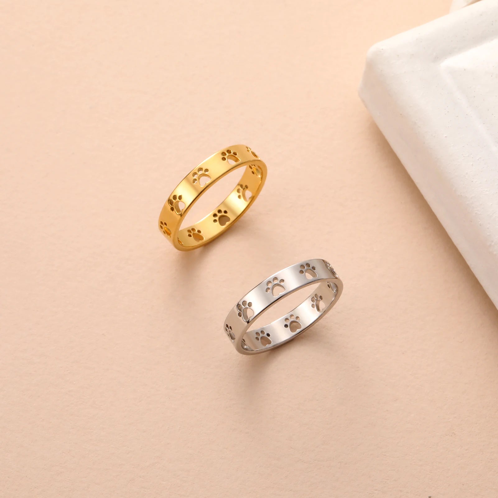 Fashionable Stainless Steel Gold Plated Ring Cute Animal Paw Ring for Women Hollow Out Dog Paw Ring Jewelry Gifts