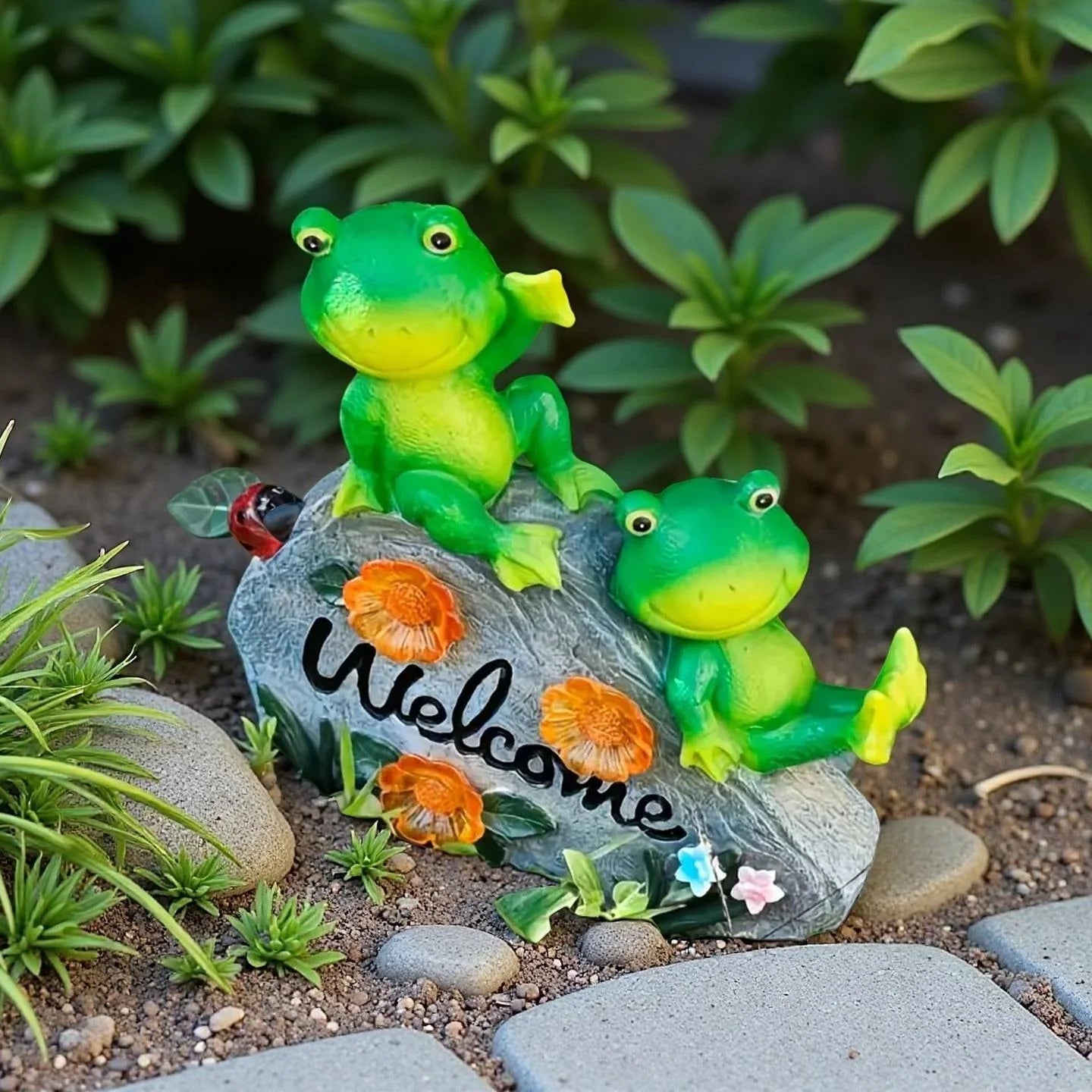 Welcome Inscribed Illuminated Hand-painted Cute Frog Resin Statue Religious Style Business Gift Christmas Outdoor Indoor Garden