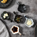 Japanese Restaurant Flower Shape Dipping Dishes Ceramic Soy Sauce Dishes With Handle