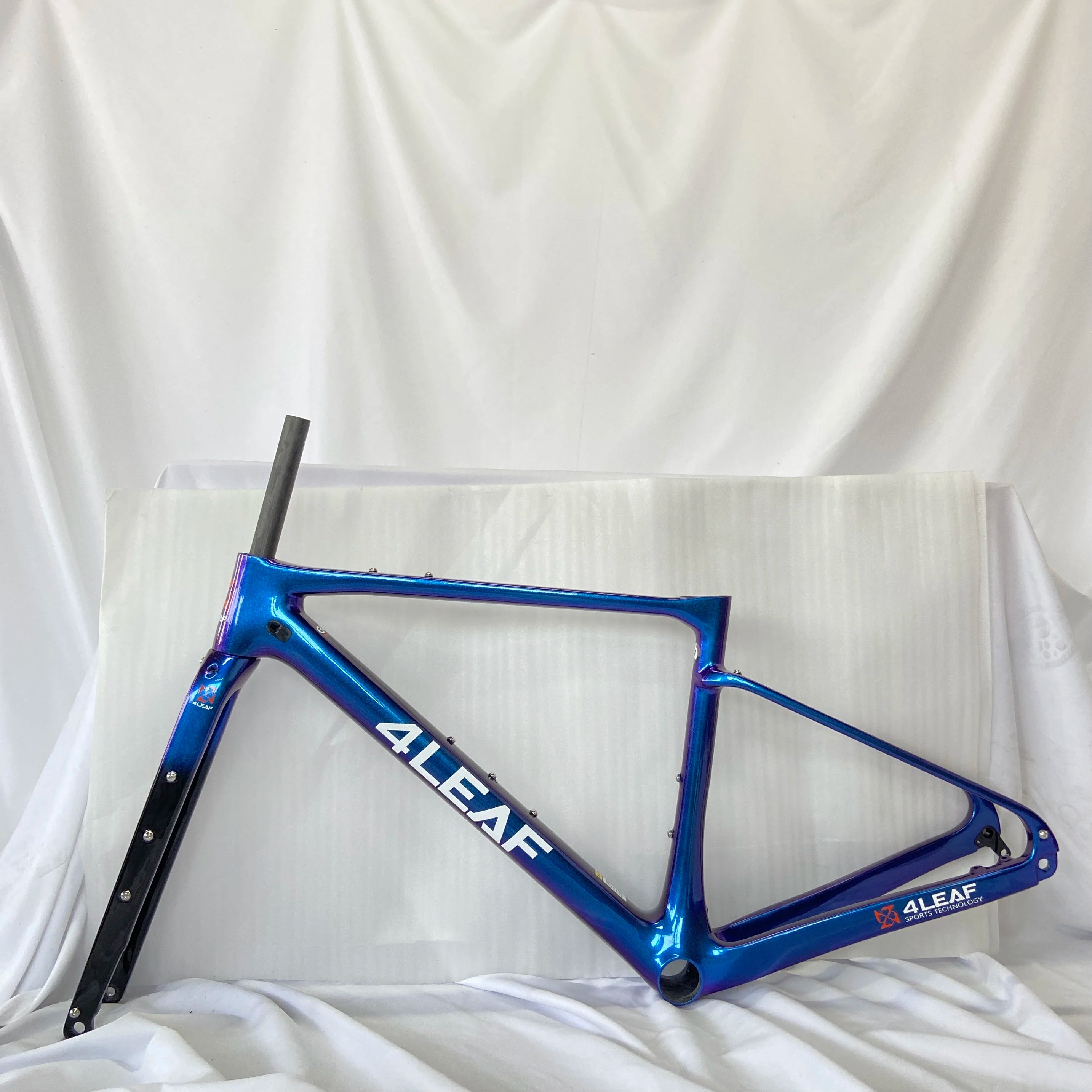 4 LEAF G45 Carbon Fiber Road Bike Gravel Bike Frame T700 Hydraulic Disc Brakes Aluminum Handlebar 700*45C Wheel 2*11 Shimano 105