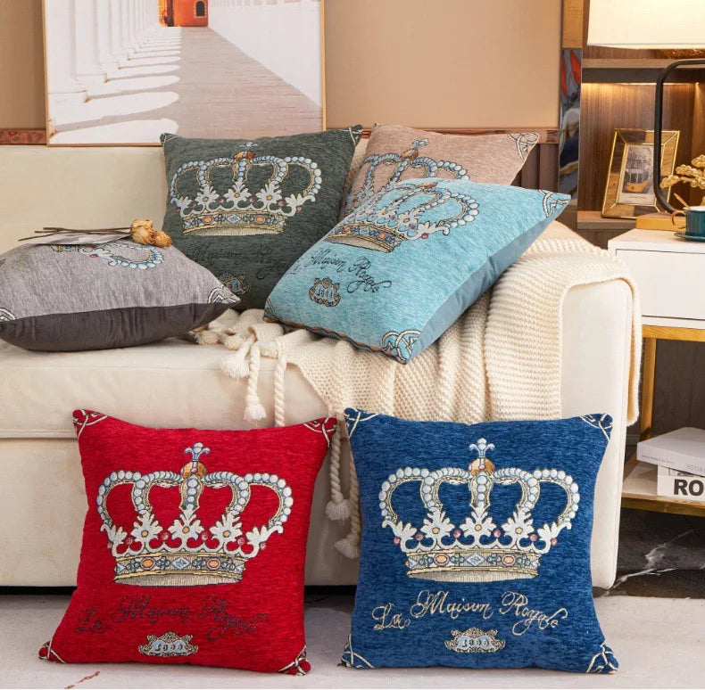 Custom Nordic Style 45x45cm Chenille Jacquard Crown Design Home Decor Square Throw Pillow Cover Woven Cushion Cover for Hotels