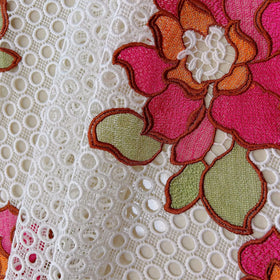 China Custom 100% Organic Cotton White Cutout Cloth Embroidered With Red Flowers for Dress