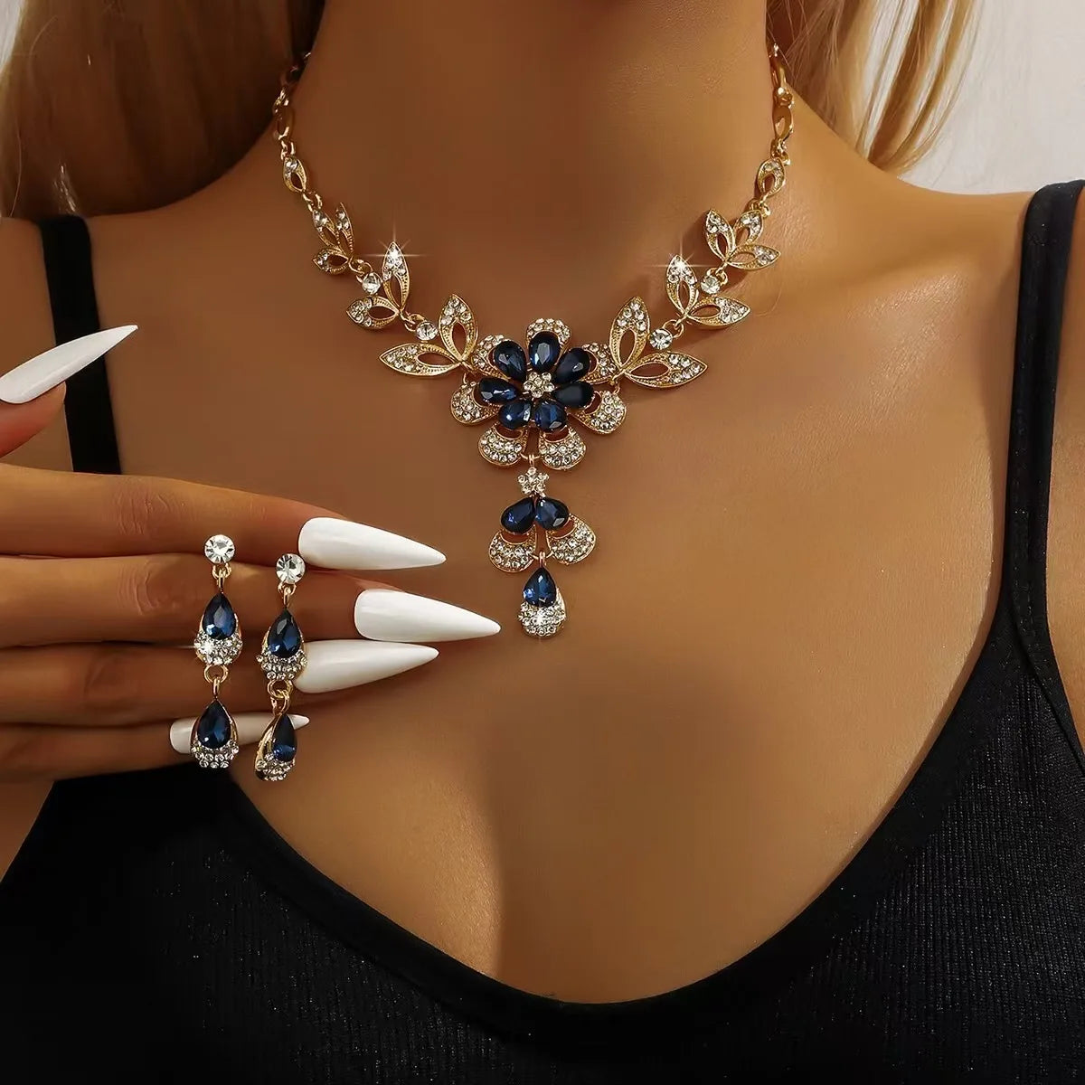 Fashion Light Luxury Waterdrop Flower Necklace Earring Set Women's Accessories Wholesale
