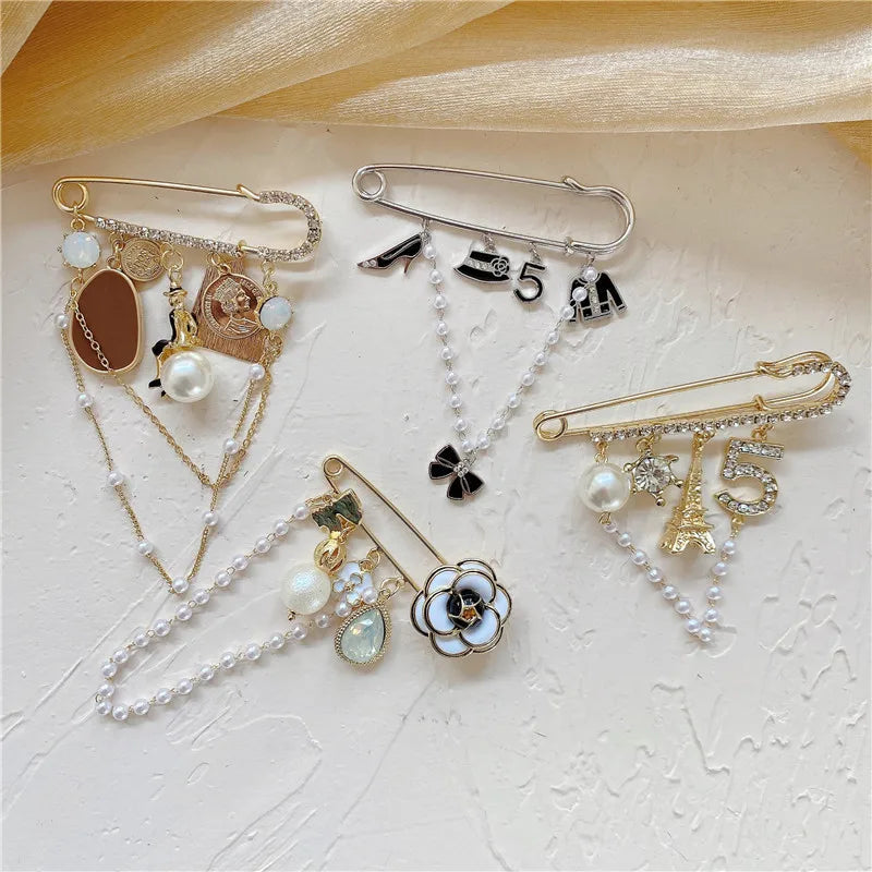 Vintage Crown Number 5 Lapel Pins and Brooches for Women Rhinestone Jewelry with Simulated Pearl Metal Craft