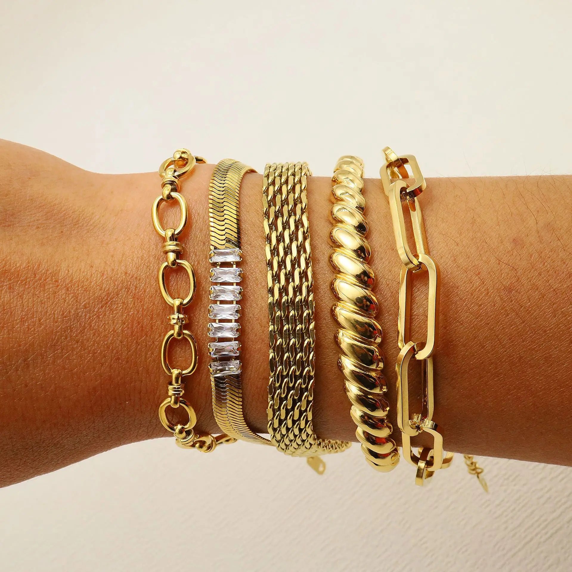 2023 New Arrival Women's Stainless Steel Gold Plated Chunky Link Bracelets Large Oval Chain Bracelet OT Clasp Bohemian Gift