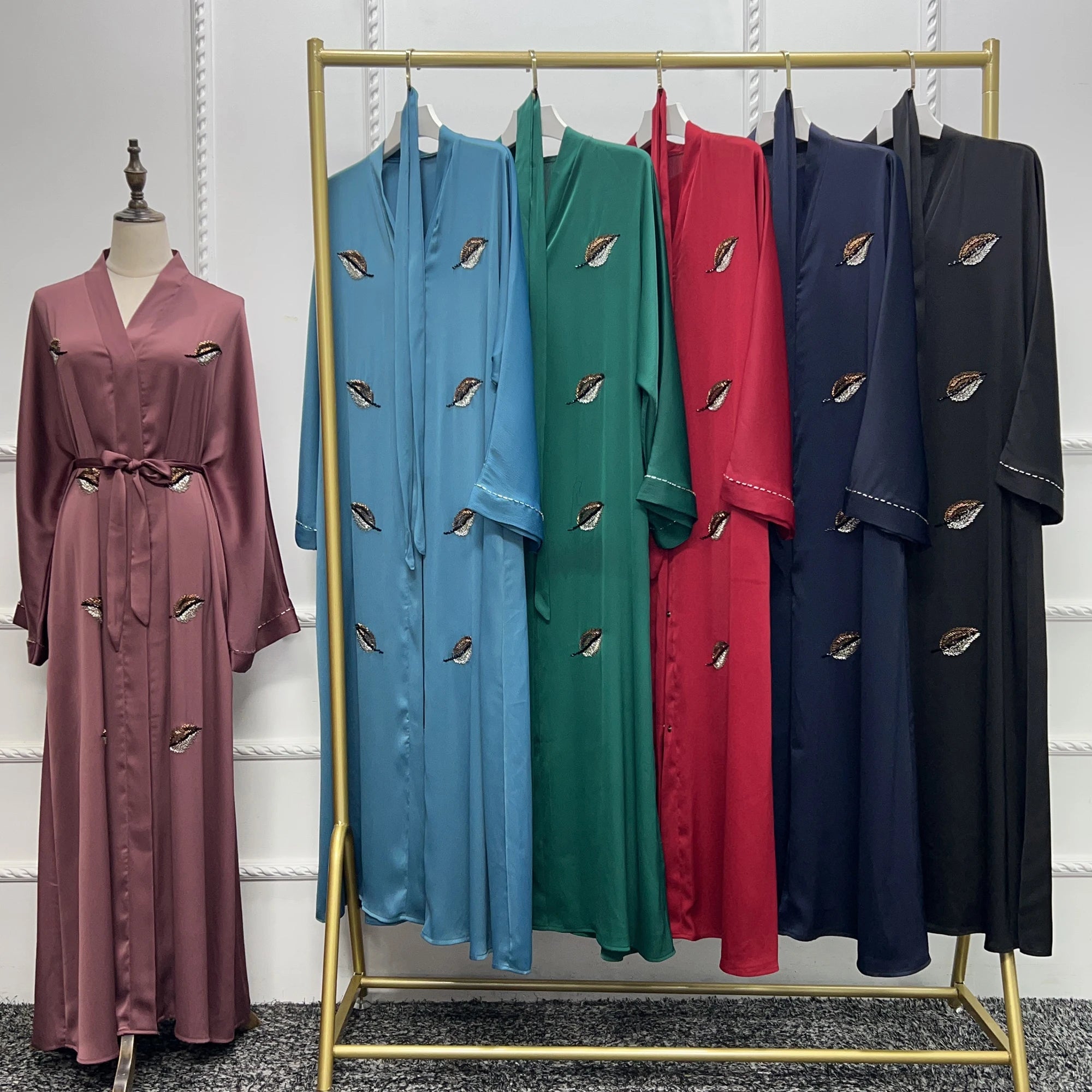 Loriya 2023 Luxury Dubai Abaya Women Muslim Dress Wrinkle Satin Handmade Beading Open Abaya Islamic Clothing