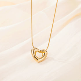 Wholesale Waterproof Korean Luxury Stainless Steel 18k Gold Plated Snake Bone Chain Heart Pendant Necklace