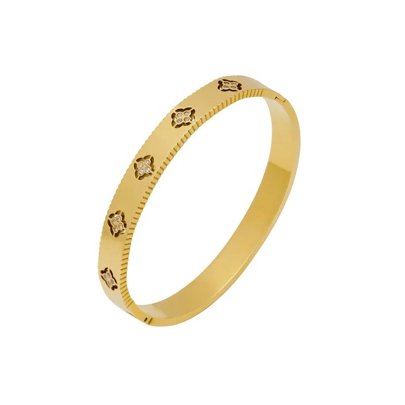 Latest 18K Gold Plated Stainless Steel Jewelry Hollow Zircon Four Leaf Clover Bangle Trendy Punk Accessories Bracelet B222322