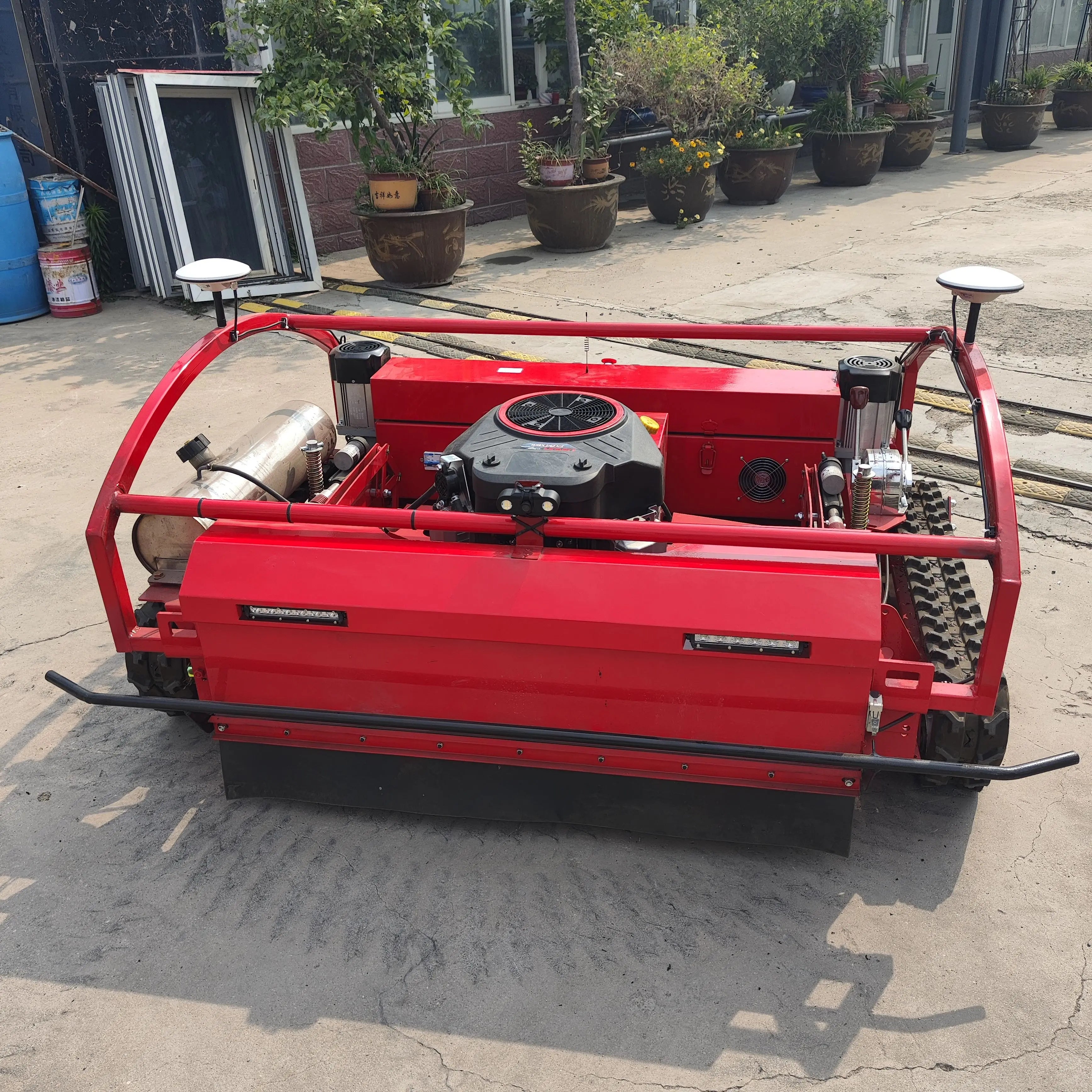 GPS-RTK 1300mm Cutting Width Remote Control Reel Lawn Mower Tractor Slope Lawn Mower Pro Orchards Terraces Golf Garden